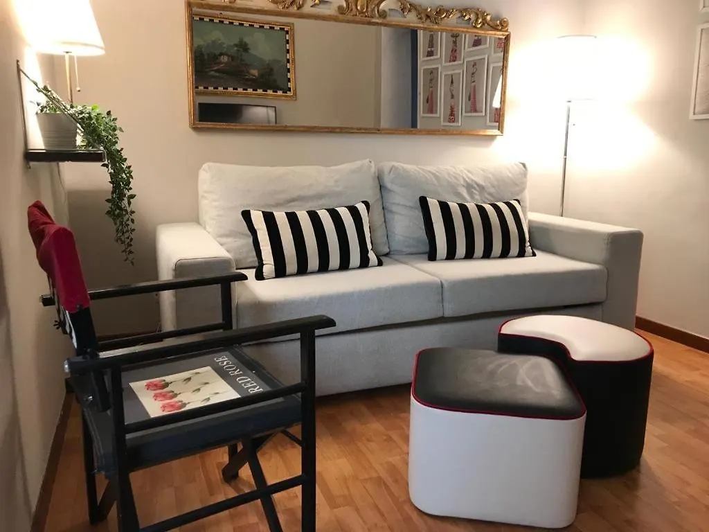 Apartament Calefati House Possibilita Self Check In Dopo Le 22 Bari 0*,  Włochy